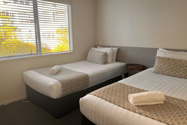 Room 30 of 100