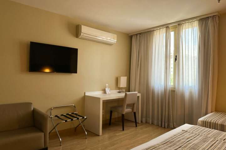 Room 21 of 69