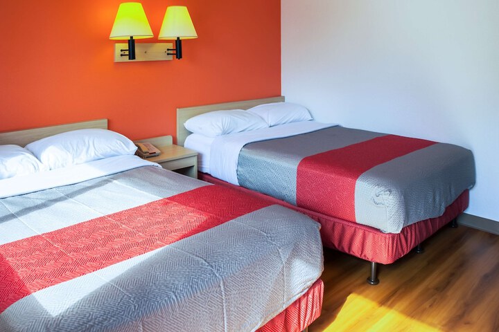 Room 8 of 35