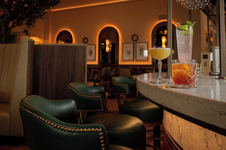 Lounge 78 of 88