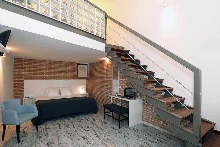 Room 7 of 74