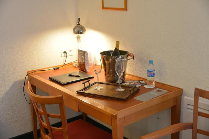 Room 8 of 41