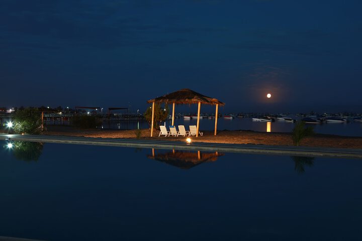 Hotel with Pool