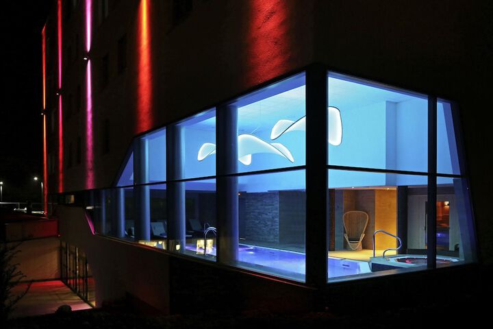 Pool 52 of 93
