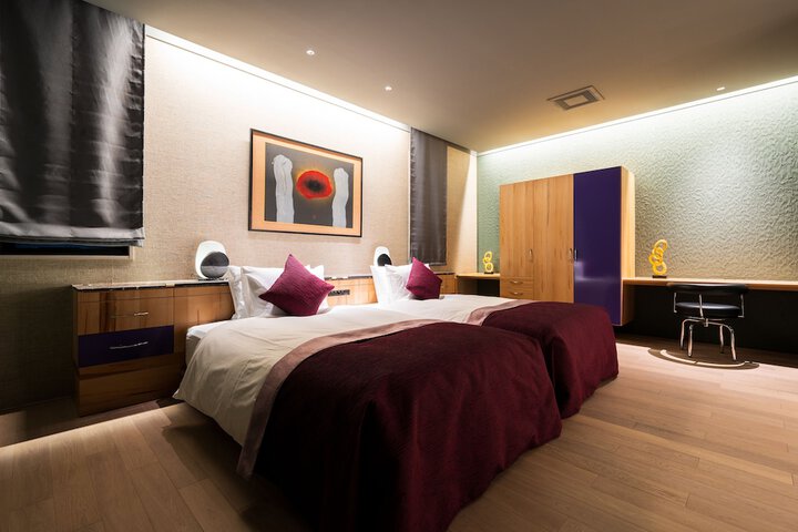 Room 6 of 71