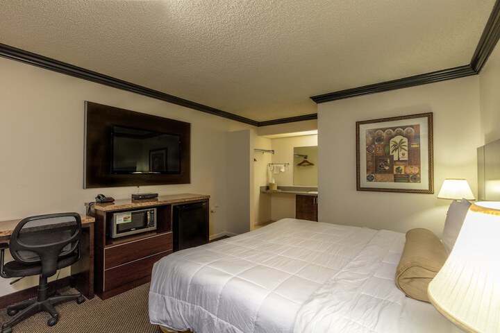 Room 6 of 26