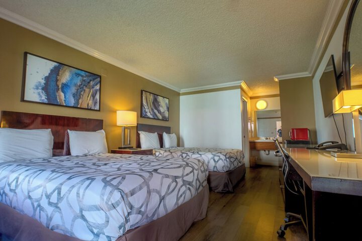 Classic Queen Bed (14 of 38)
