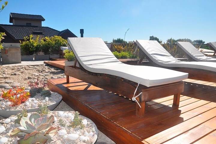 Sundeck 26 of 34