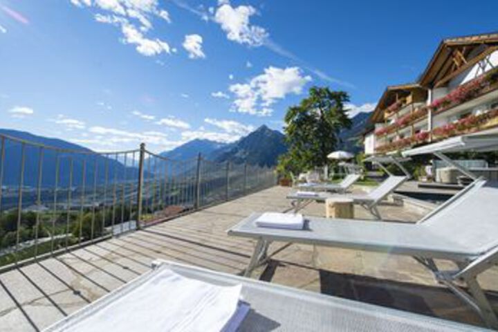 Sundeck 41 of 44