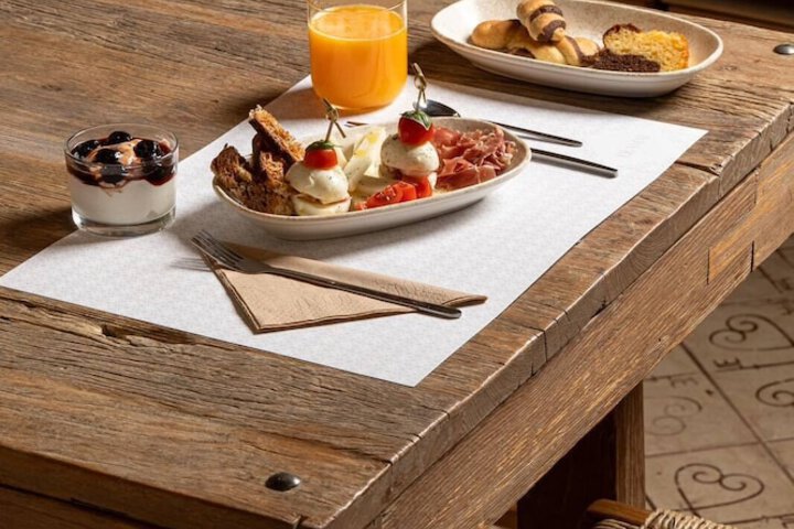 Breakfast/Coffee Service 11 of 17