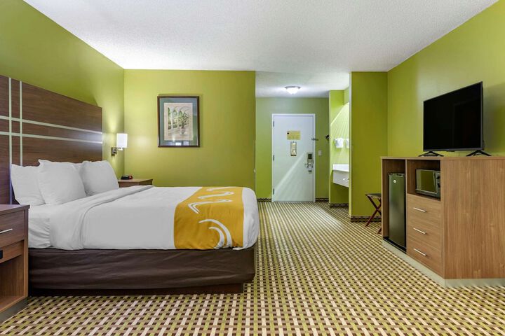 1 King Bed (8 of 14)