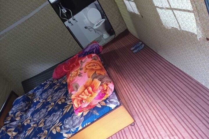 Room 6 of 20