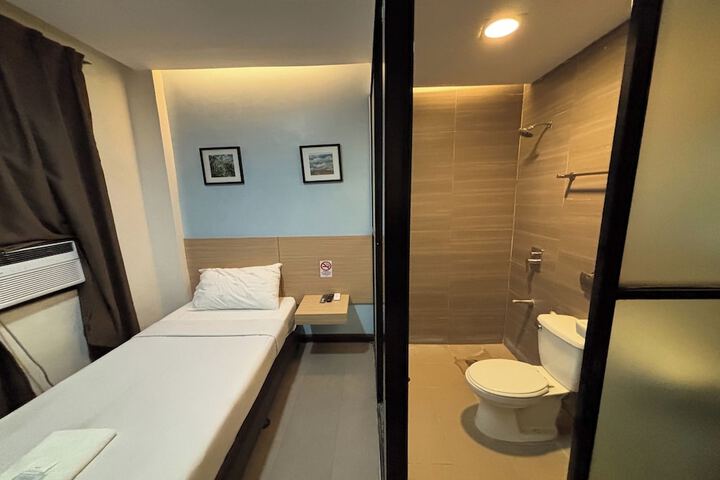 Room 19 of 37