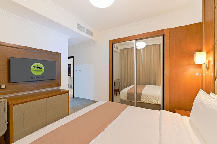 Room 12 of 30