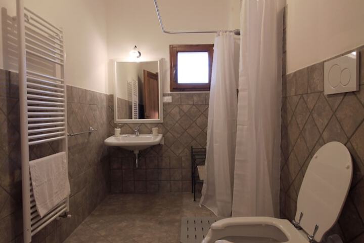 Room 16 of 35