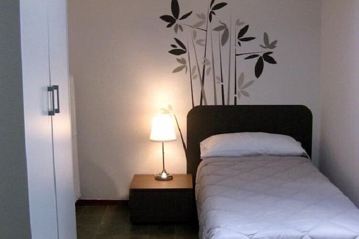 Room 17 of 38