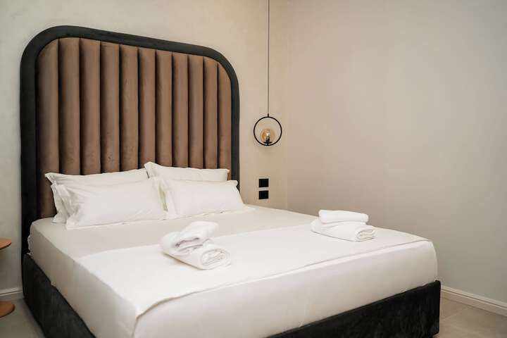 Room 16 of 177