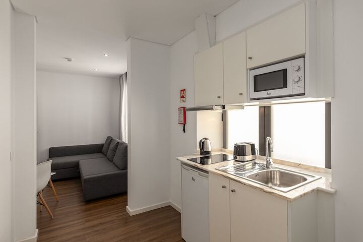 Room 9 of 33