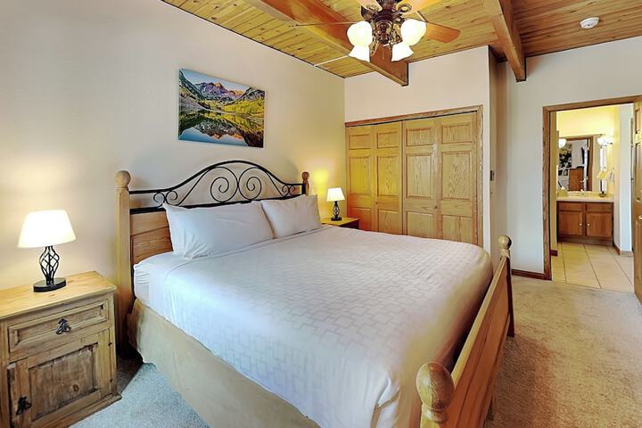 Room 205 of 893