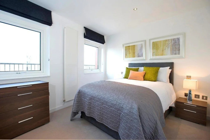 Room 2 of 9