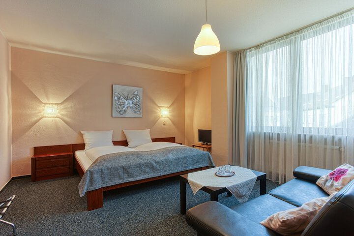 Room 9 of 34