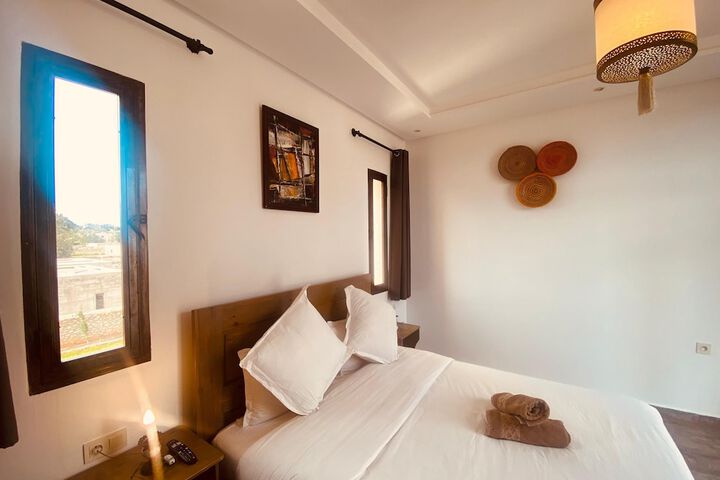 Room 52 of 153