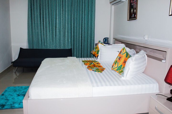 Room 16 of 138