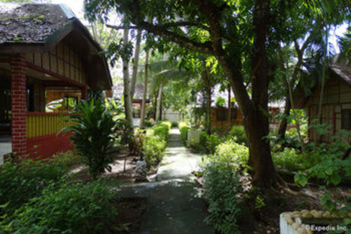 Hotel Exterior 15 of 44