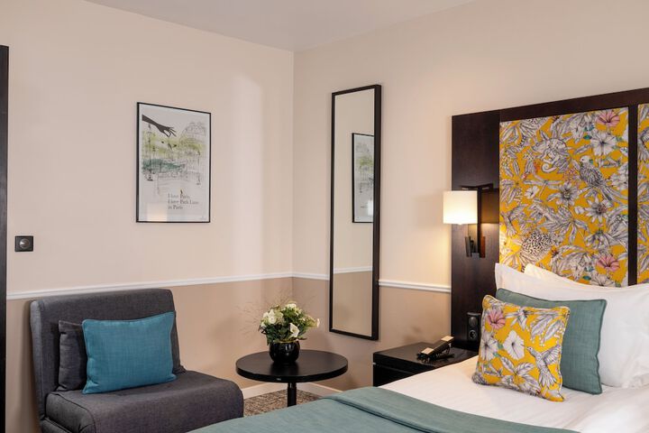 Room 37 of 60