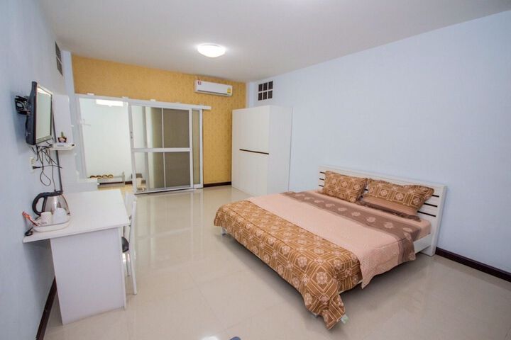 Room 2 of 46