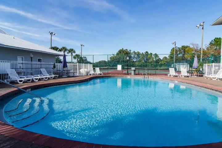 Pool 12 of 22