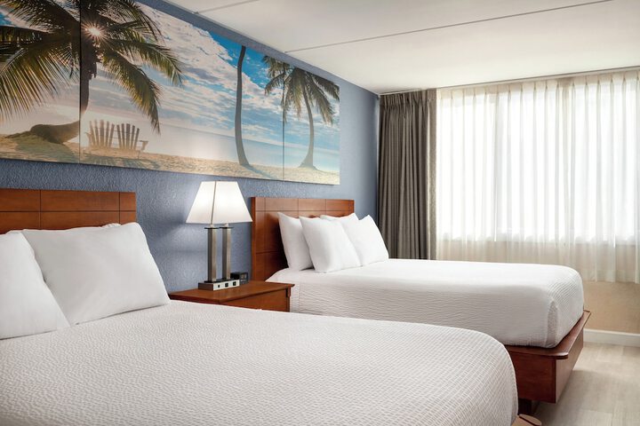 2 Queen Beds (2 of 10)