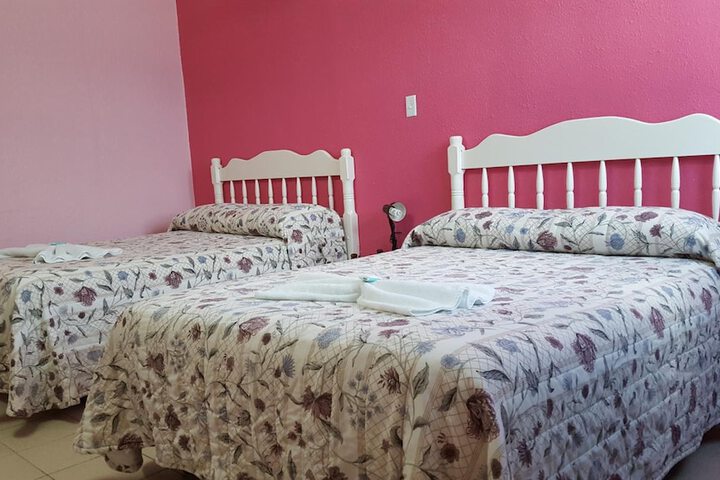 Room 9 of 37