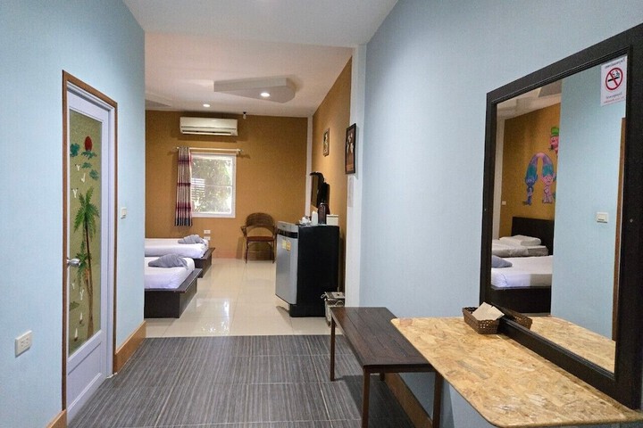 Room 8 of 47