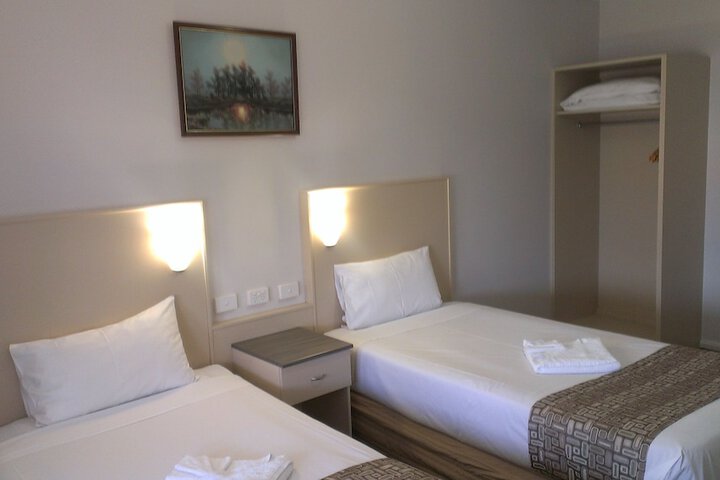 Room 8 of 38