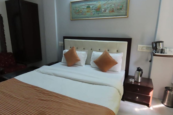 Room 2 of 26
