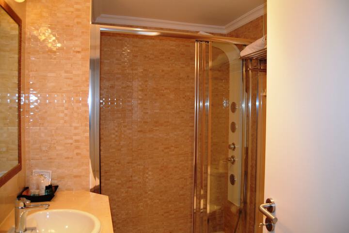 Room 7 of 52
