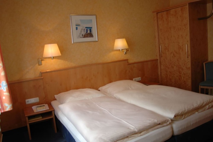 Room 7 of 47