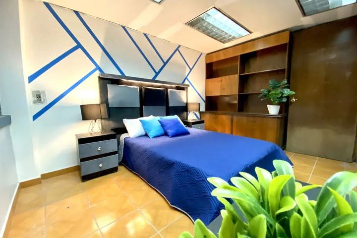 Room 10 of 27