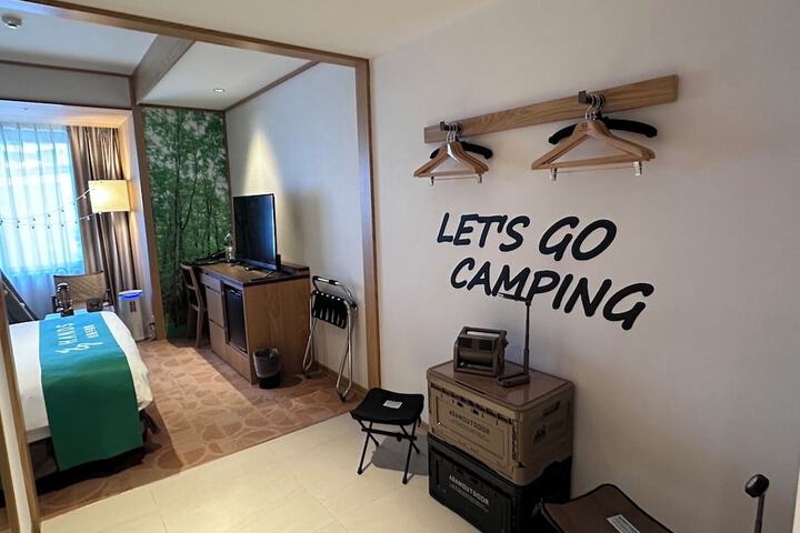 Room 32 of 73