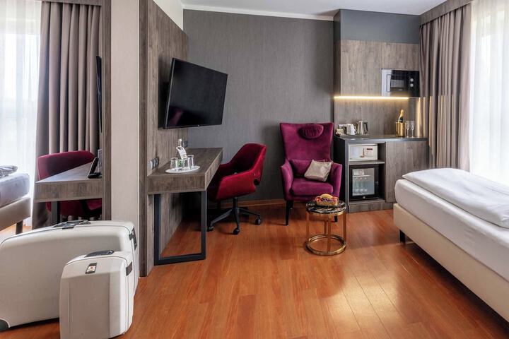 Room 16 of 51