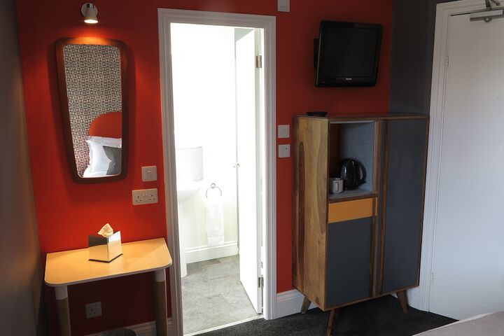 Room 27 of 117
