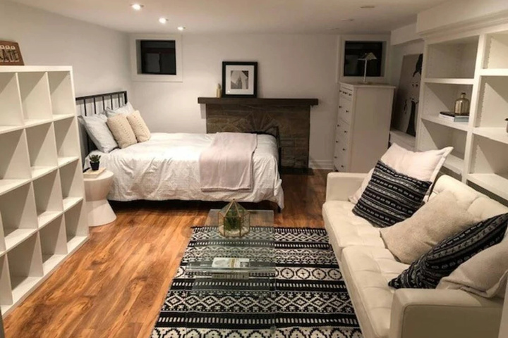 Room 2 of 20