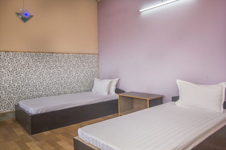 Room 5 of 13