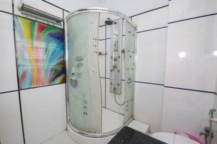 Room 6 of 26