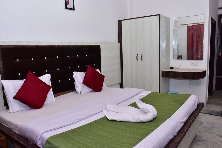 Room 14 of 63