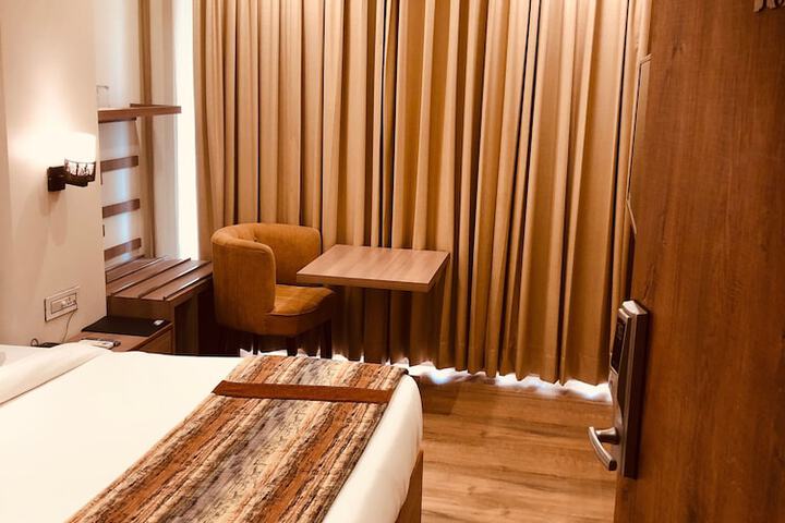 Room 28 of 55