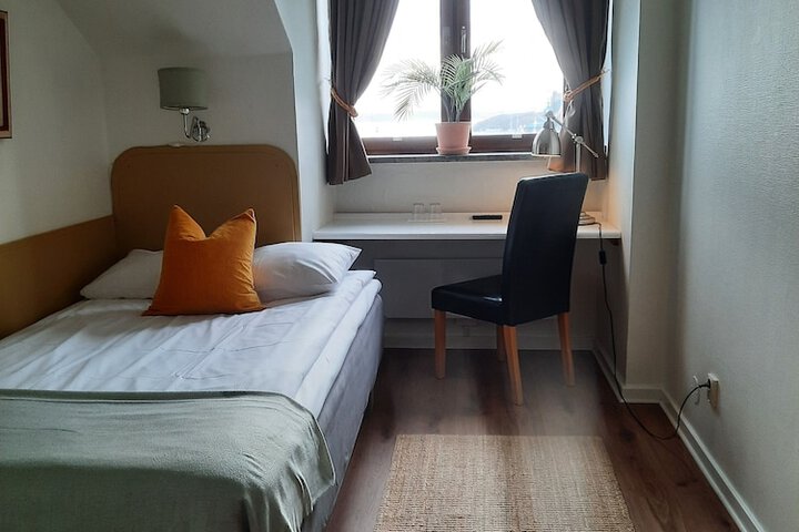 Room 22 of 50