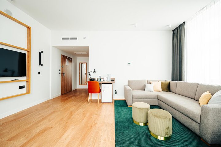 Room 34 of 70