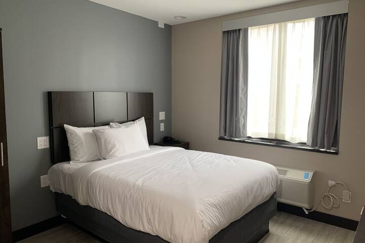 Room 4 of 5